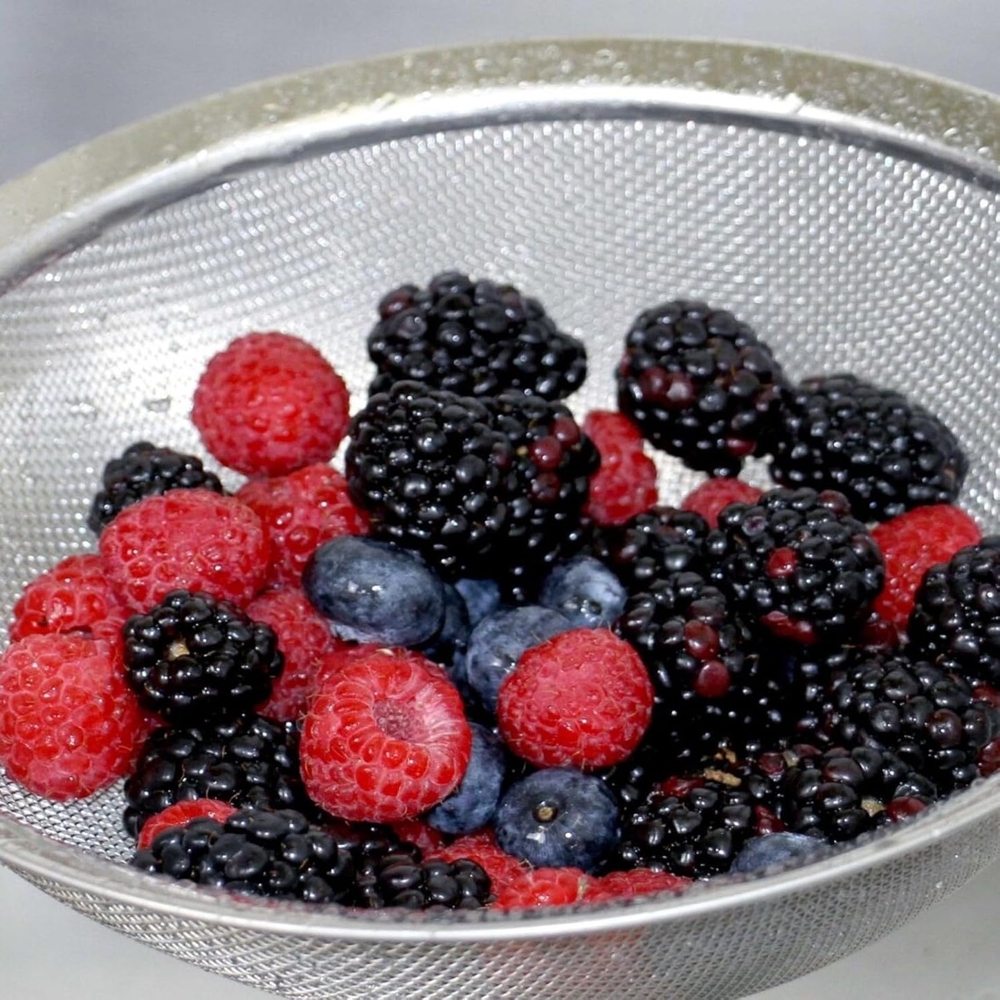 Mesh Oil Skimmer Stainless Steel - Mesh Strainer Skimmer Fine Mesh Strainer Perfect for Skimming Grease Foam Sift Strain Drain Rinse Vegetables Pastas Tea