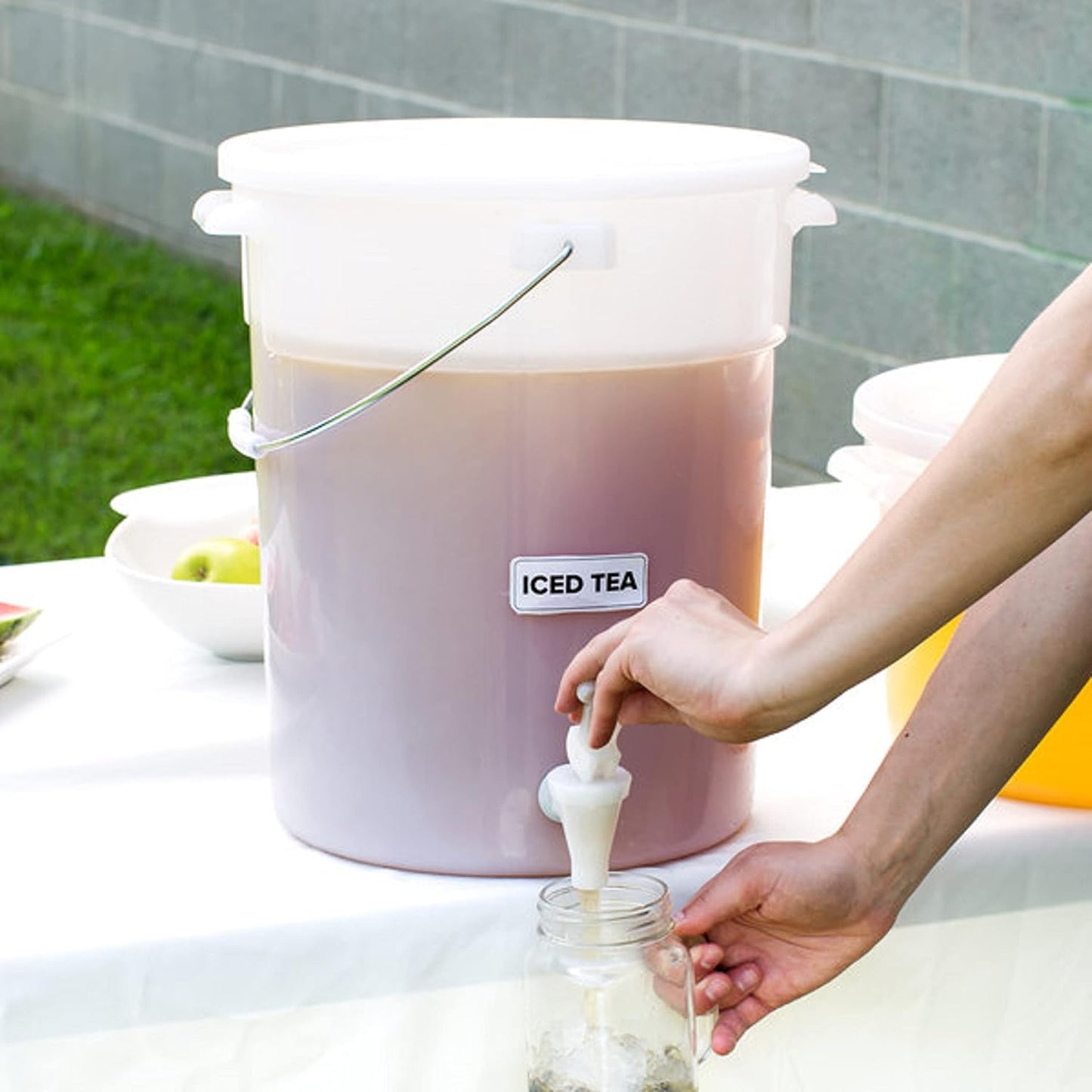 6 Gallons Round Beverage Dispenser with Easy Flow Spigot White Plastic- Dishwasher Safe Color graduations marking in Liters Quarts Punch Bowls Water Juice Dispensers for Indoor Outdoor