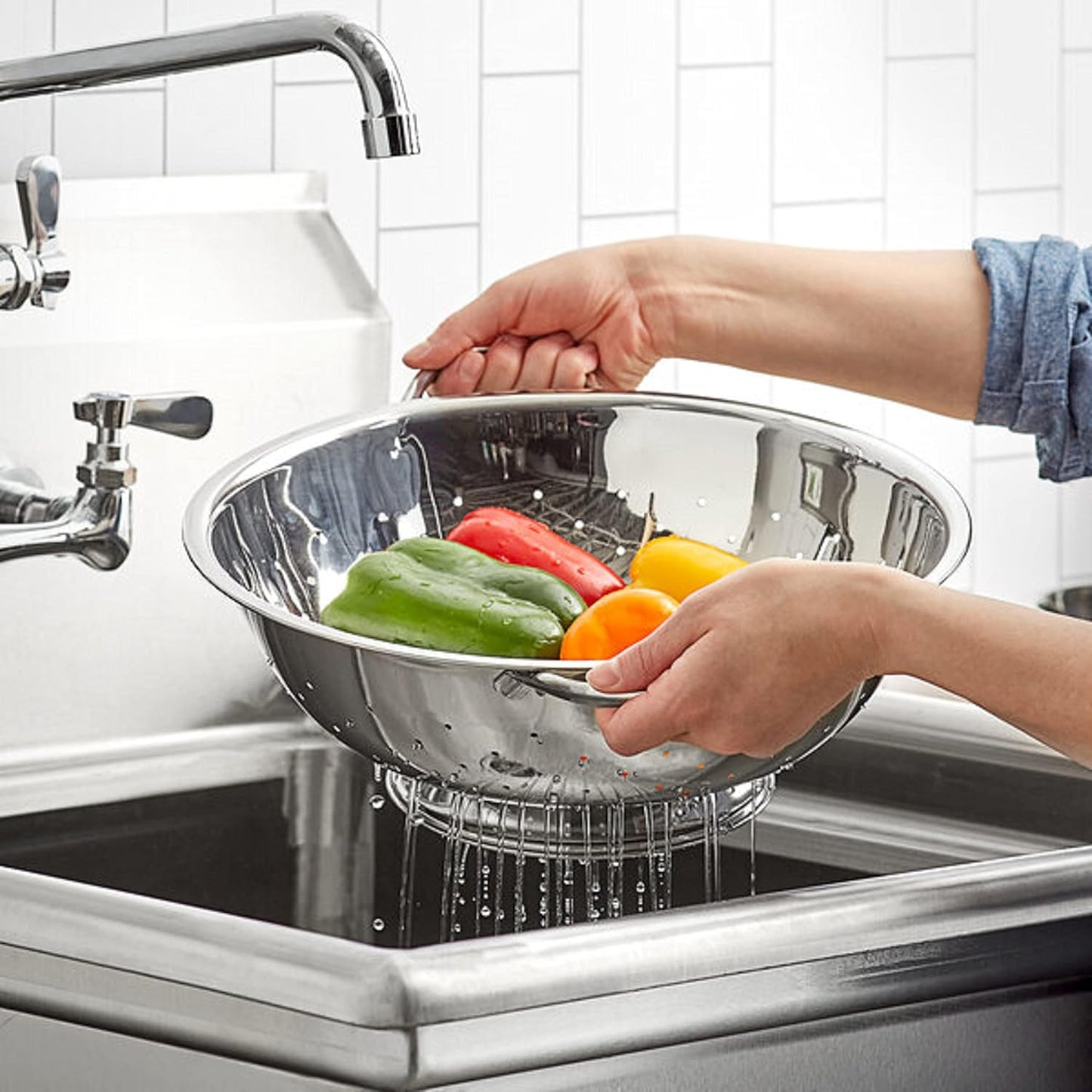 Stainless Steel Colander with Handle- Kitchen Strainer Mteal Colander Wash Vegetables Fruits Drain Cooked Pasta Kitchen Essentials Food Strainer Basket Strainer