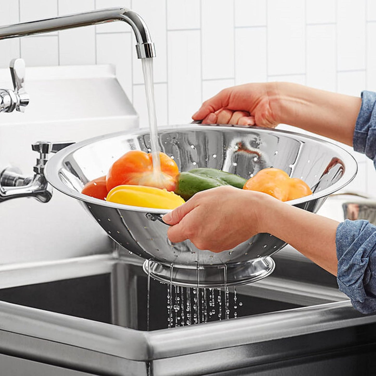 Stainless Steel Colander with Handle- Kitchen Strainer Mteal Colander Wash Vegetables Fruits Drain Cooked Pasta Kitchen Essentials Food Strainer Basket Strainer