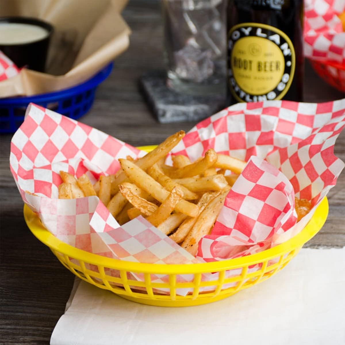 8" Round Fast Food Basket Plastic Set of 12- Fry Fast Food Reusable Foodservice Restaurant Diner Tray Plates Restaurant Supplies Deli Serving Chicken Burgers Sandwiches & Fries