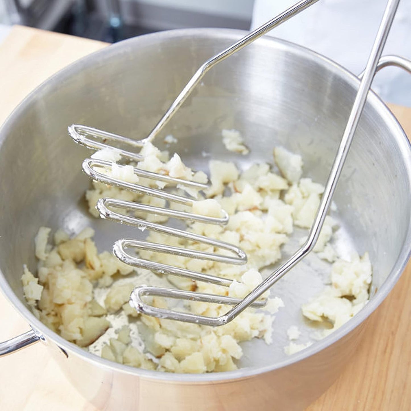 Square Shape Potato Masher with Handle-Masher Kitchen Tool Potato Smasher Food Masher Utensil Hand Masher Perfect for Bean Vegetable Fruits Avocado Meat