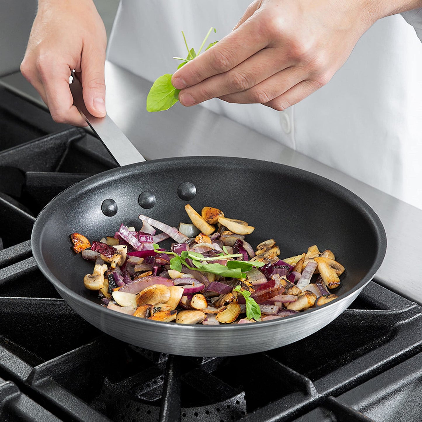 Nonstick Frying Pan Aluminum Skillet with Plated Iron Riveted Handle - Mirror-Finish Skillet Cookware Egg Pan Omelet Pans Professional Cooking Pan Chefs Pan Dishwasher Safe